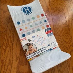 Brand new NWT Hopscotch  reversible bath wedge bath time